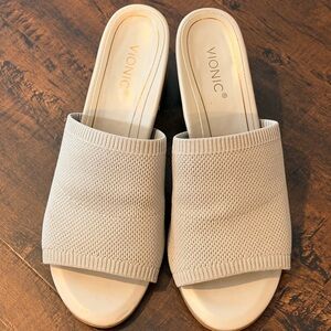 Vionic Women's light gray Slide Sandals